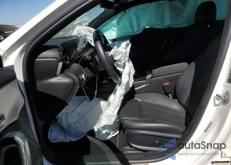 2020 Mercedes-Benz A 220 z USA, uszkodzony, nr VIN W1K3G4EB9LJ215939